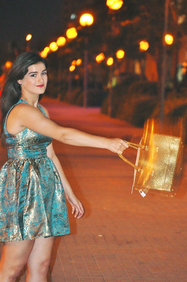 outfit, somethingfashion, blogger, fashion blogger, golden dress, sparkly dress, classy outfit, blue makeup