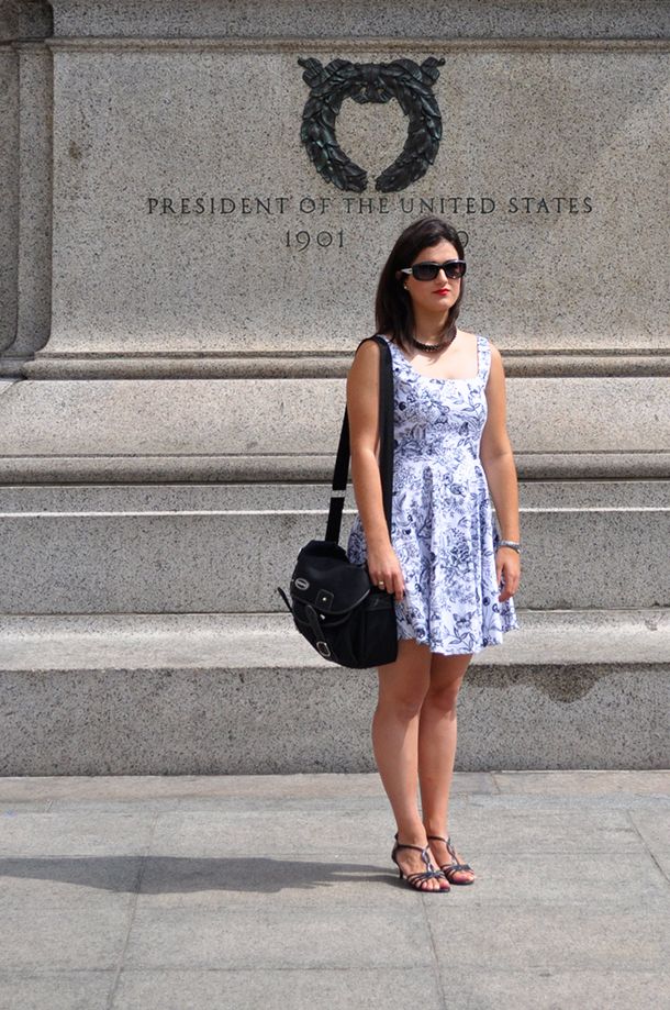 new york fashion blogger fashionista streetstyle what to see, amanda r somethingfashion valencia fashionblogger spain spanish streetstyle outfit dress modcloth tourist NYC fashion week lincoln center, traveling guggenheim museum NY
